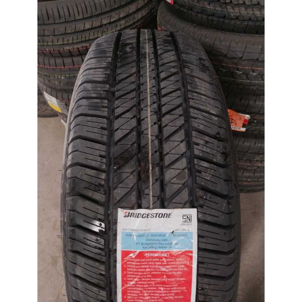 Bridgestone 265/65 R17 Dueler 684