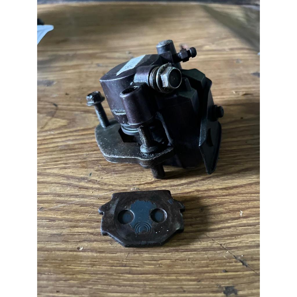 kaliper rem depan suzuki trs original / 1436k2T