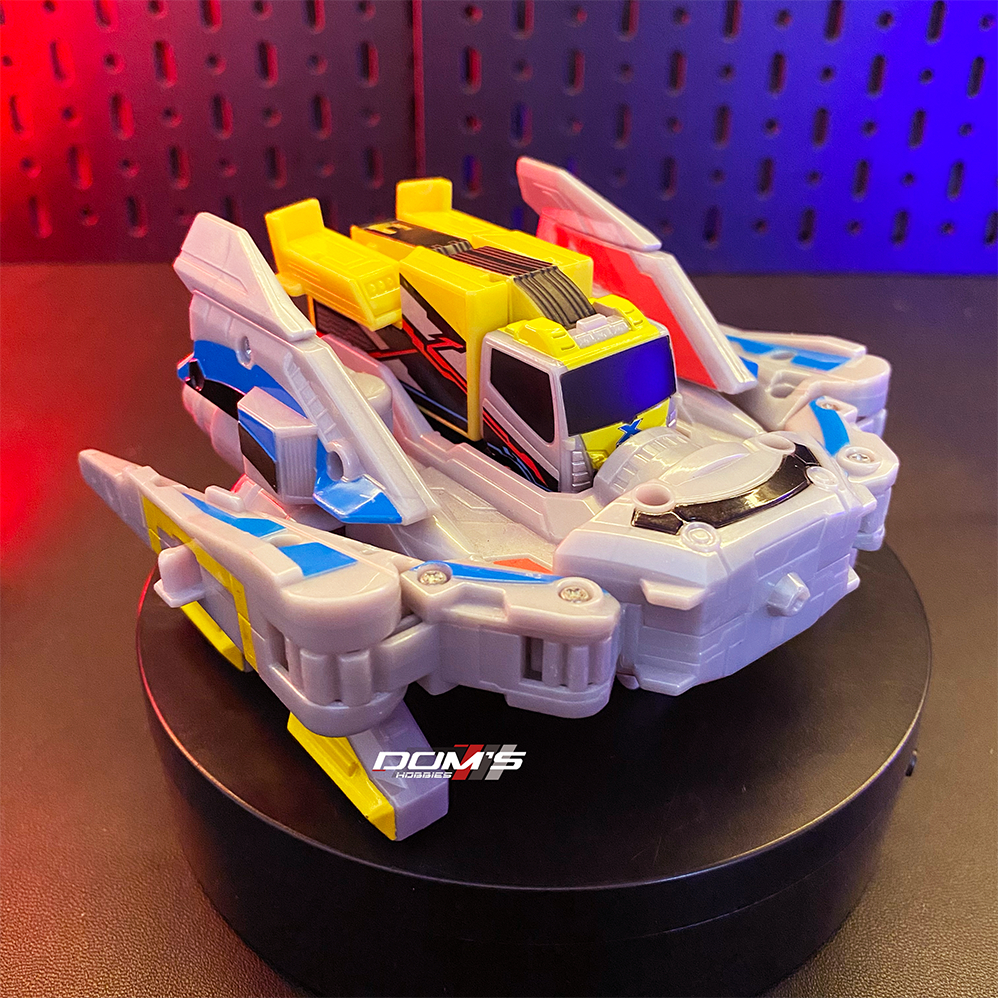 PESAWAT ULTRAMAN DX LAND MUSKETTY with XIO PORTHOS - BANDAI - ULTRAMAN X