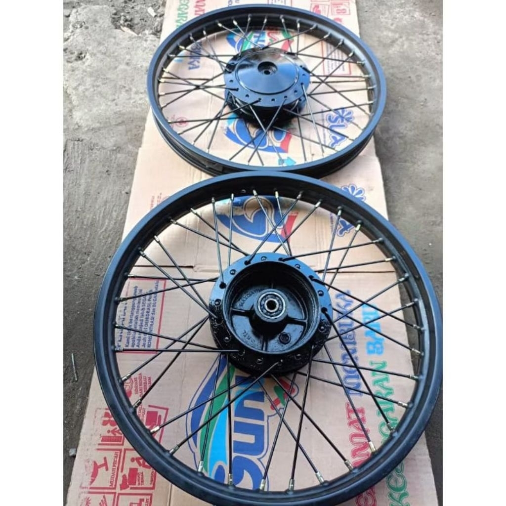 pelek/velg jari jari teromol 1set motor Astrea grand/Supra x lama/legenda/Honda prima/full hitam dop