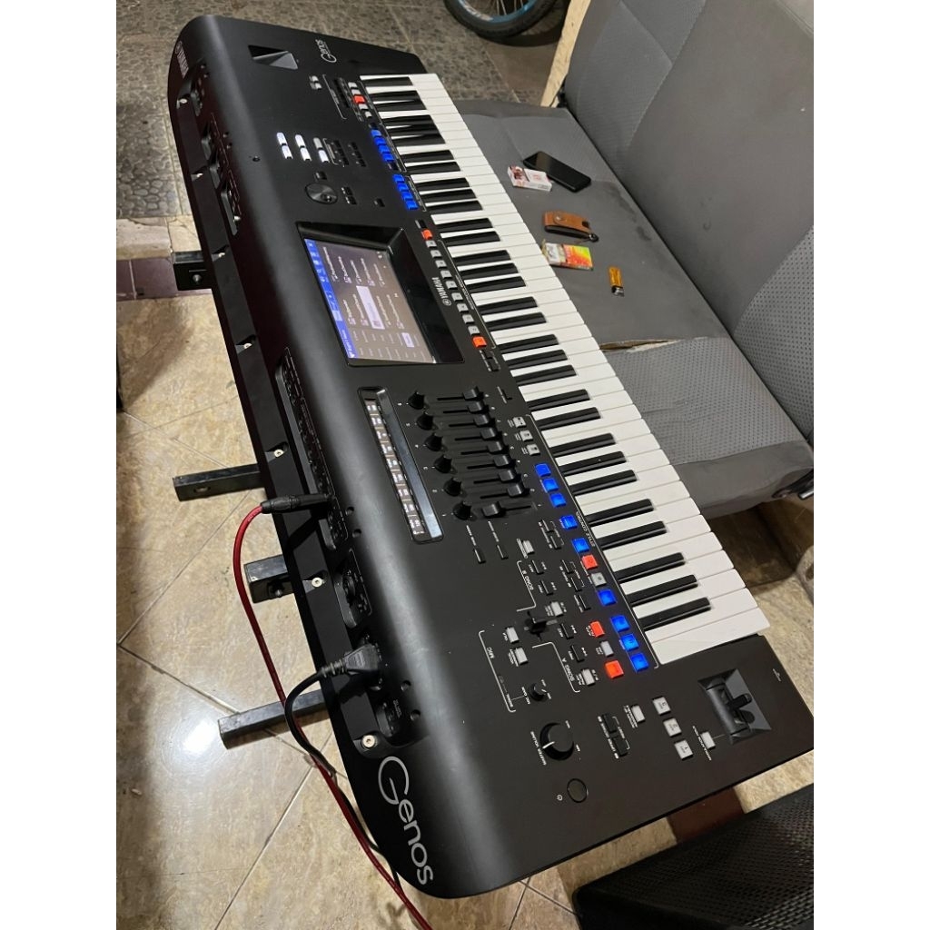 YAMAHA GENOS 1 SECOND LIKE NEW