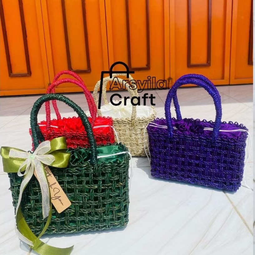 Arsyila craft- Tas Anyaman Pandan Lilit Rara