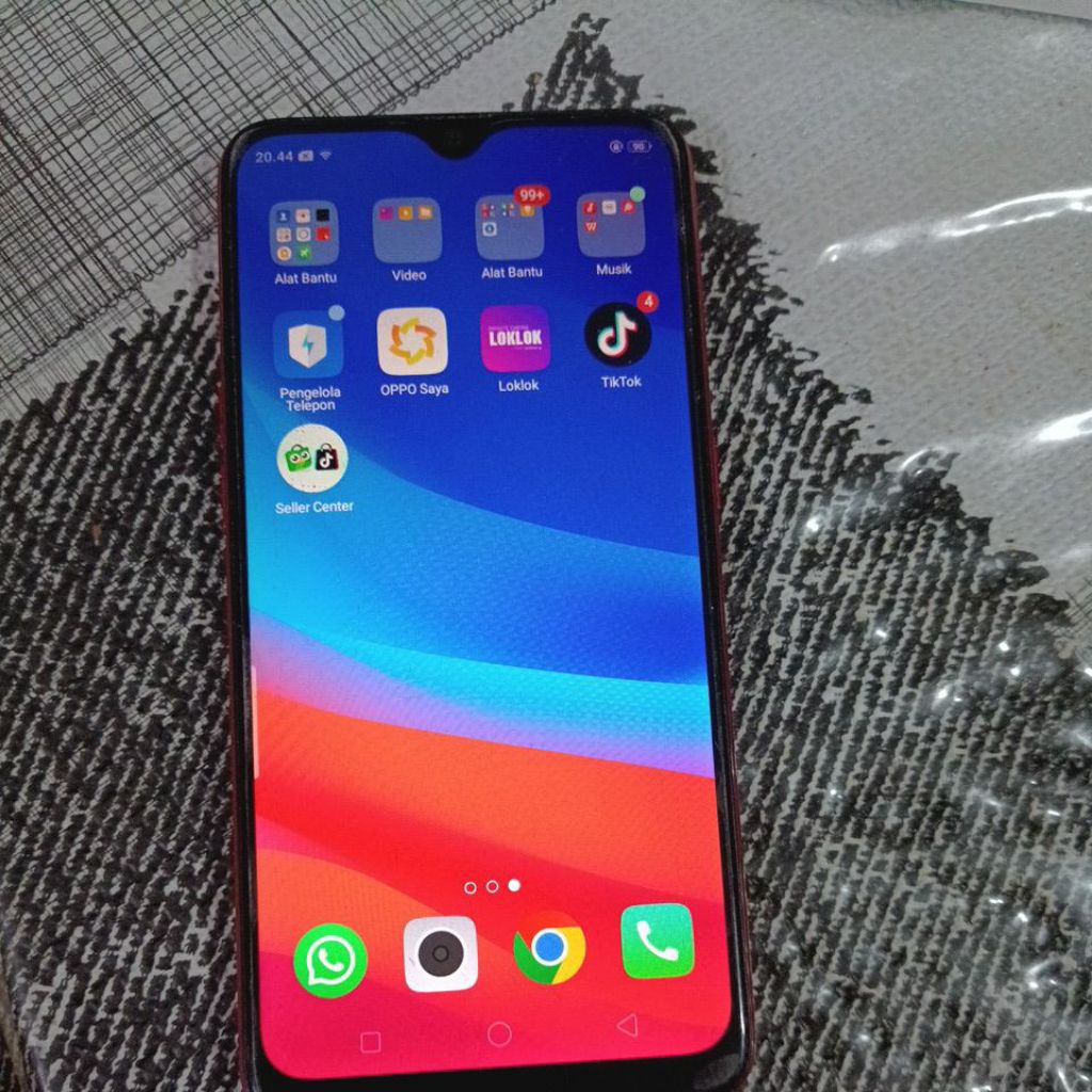 Seken Handphone Hp merk OPPO A5s kondisi nyala