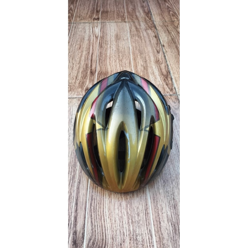 helm sepeda bekas