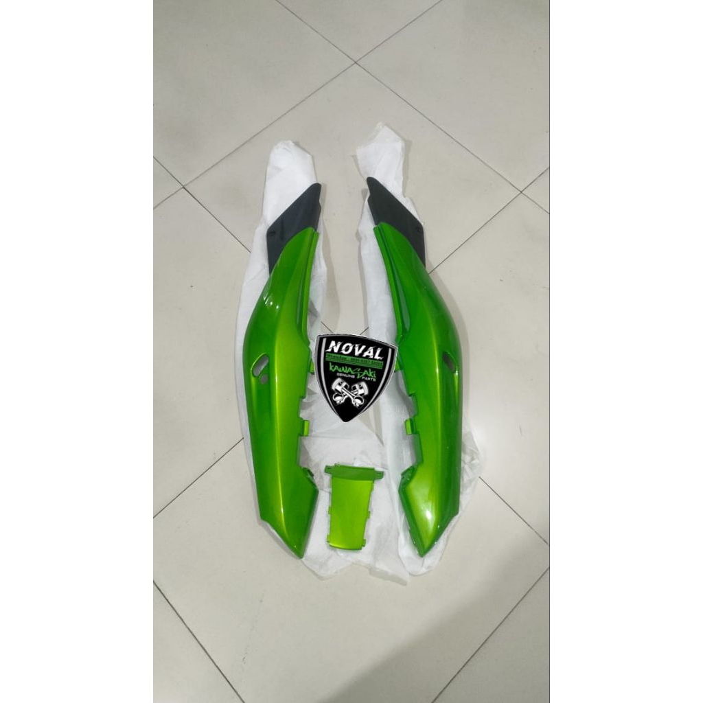 COVER BODY BELAKANG NINJA RR OLD HIJAU METALIK ORIGINAL