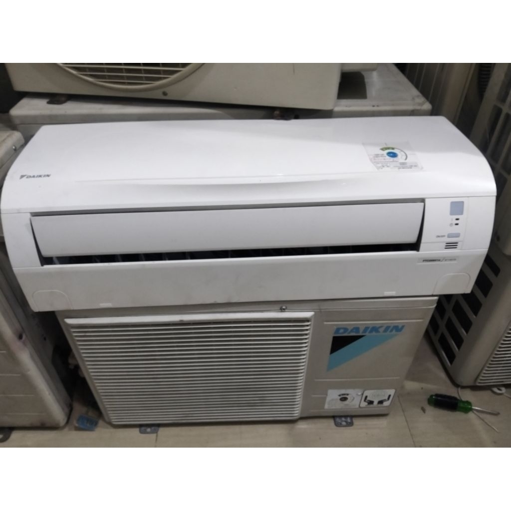 AC SECOND ORIGINAL DAIKIN 1/2PK
