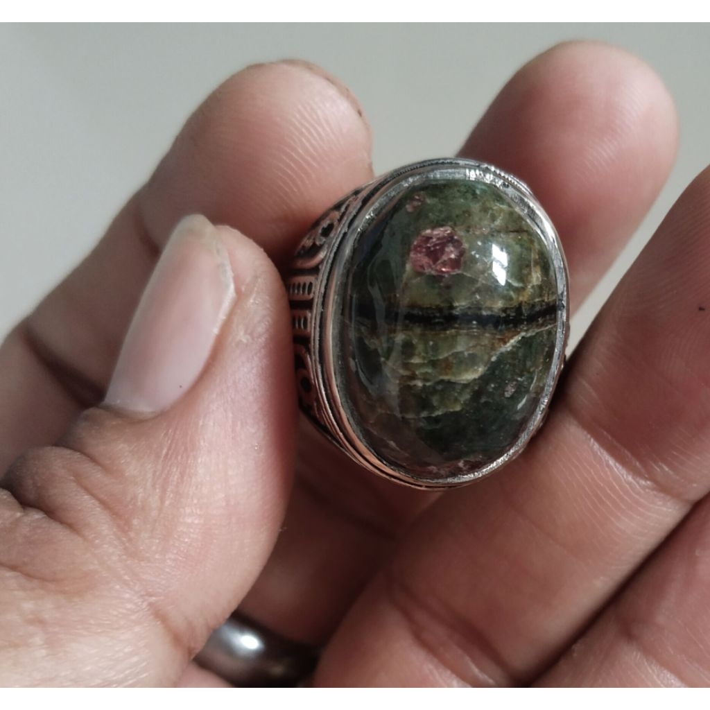 Cincin permata ruby tanzania bebed garis hitam