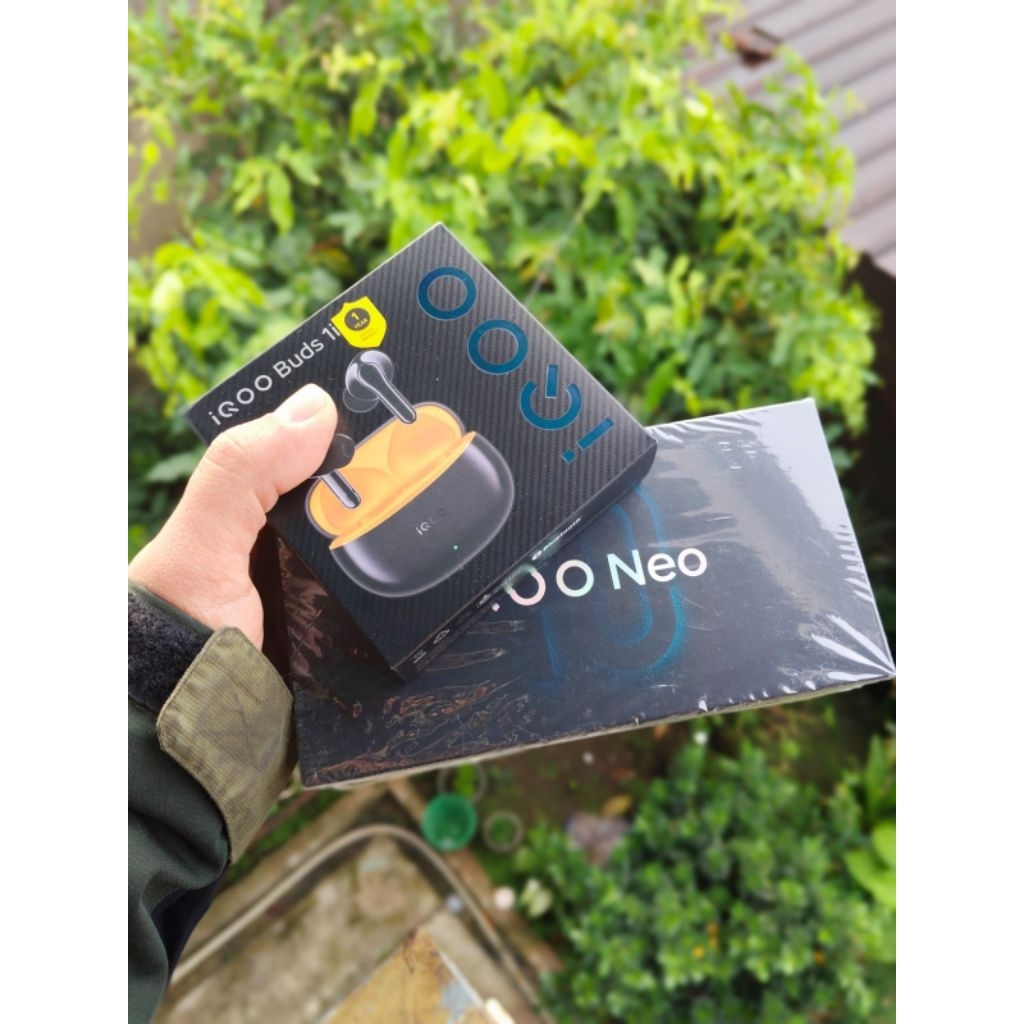 IQOO Neo 10 8/256 second