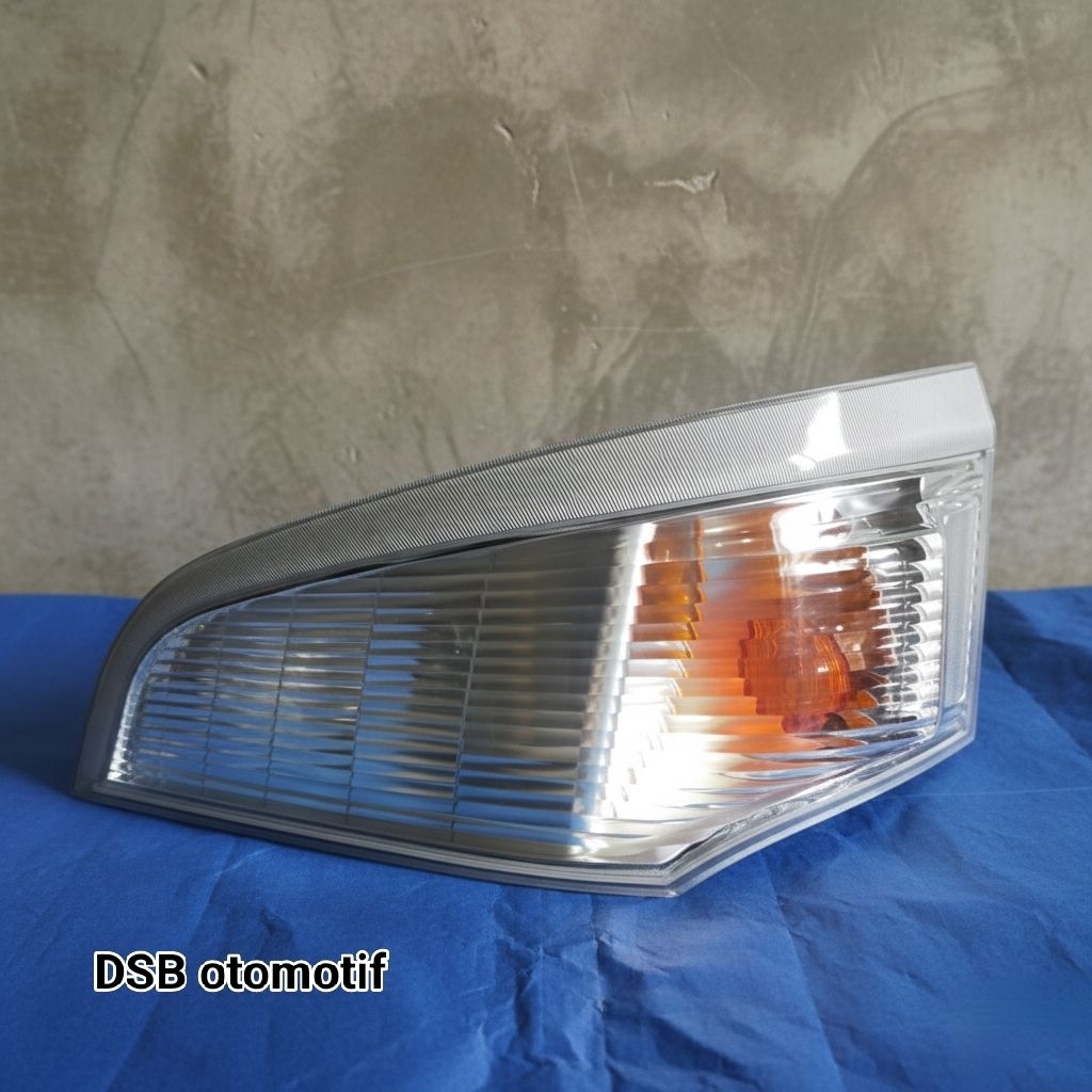 lampu sein kiri depan colt diesel canter original