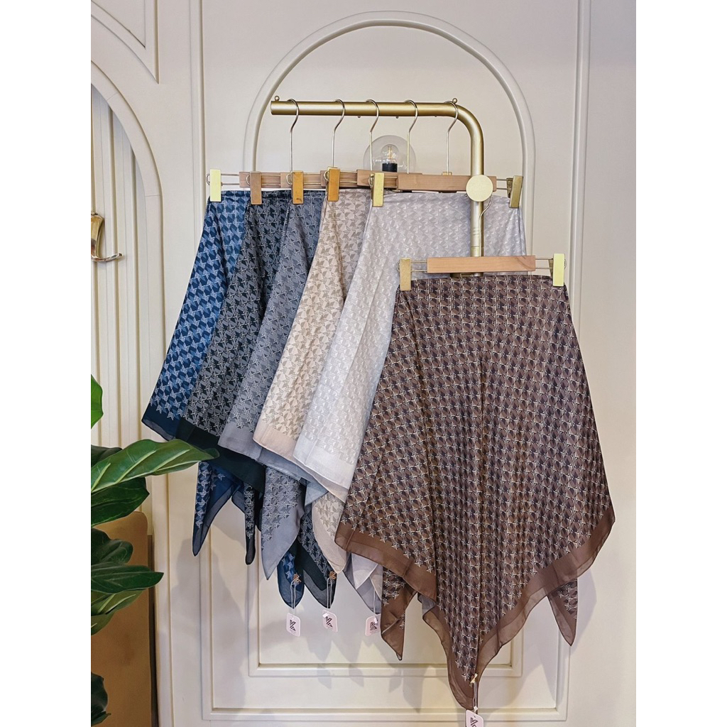 Korina Violane scarf