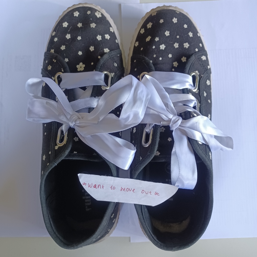 [Preloved Sepatu] Sneakers Wanita - Rubi (Ukuran 40)