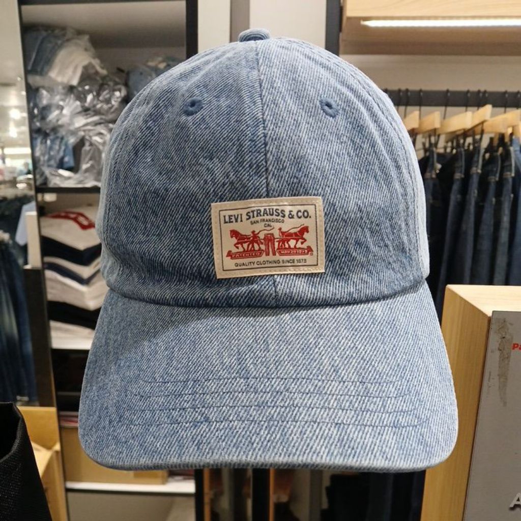 topi levis original