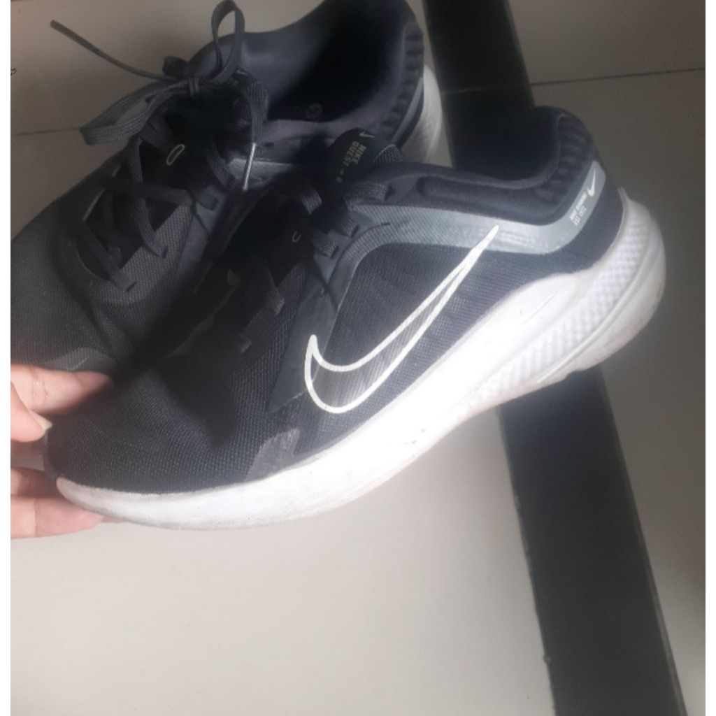 Nike Quest 5
