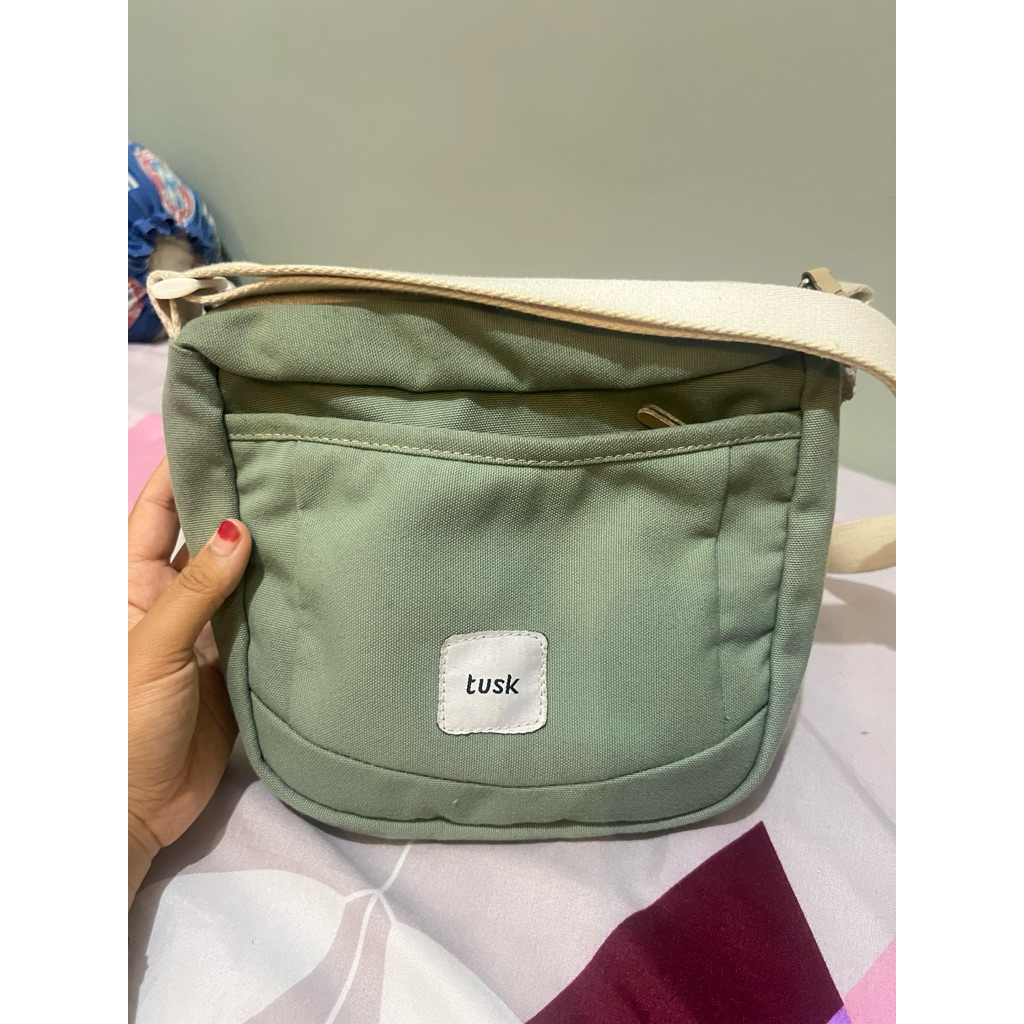 Preloved tas tusk