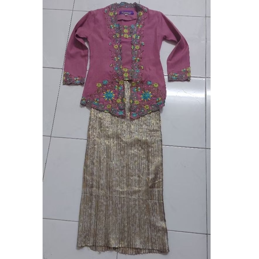 Preloved 1 set kebaya encim anak 5-7 tahun