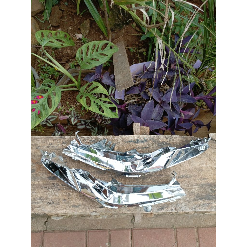 Reflektor Lampu Alis depan Vario Led New 125/150 2019 Original