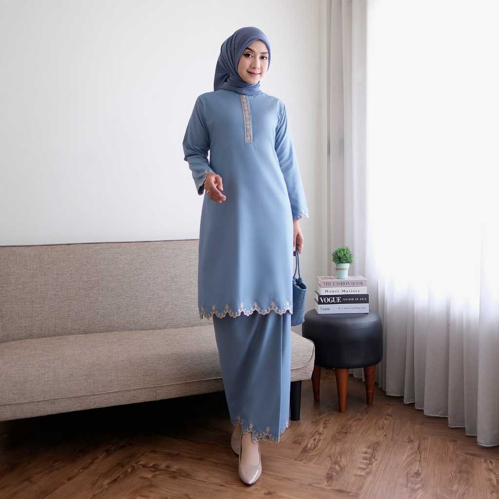 Hayani - Stelan Kurung Melayu Bordiran Timbul Emas Bahan Katun Toyobo Couple Ibu Dan Anak Perempuan