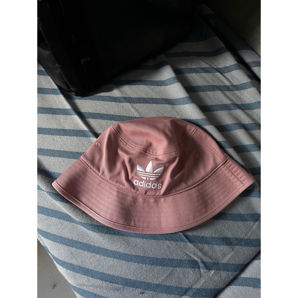 ADIDAS BUCKET HAT