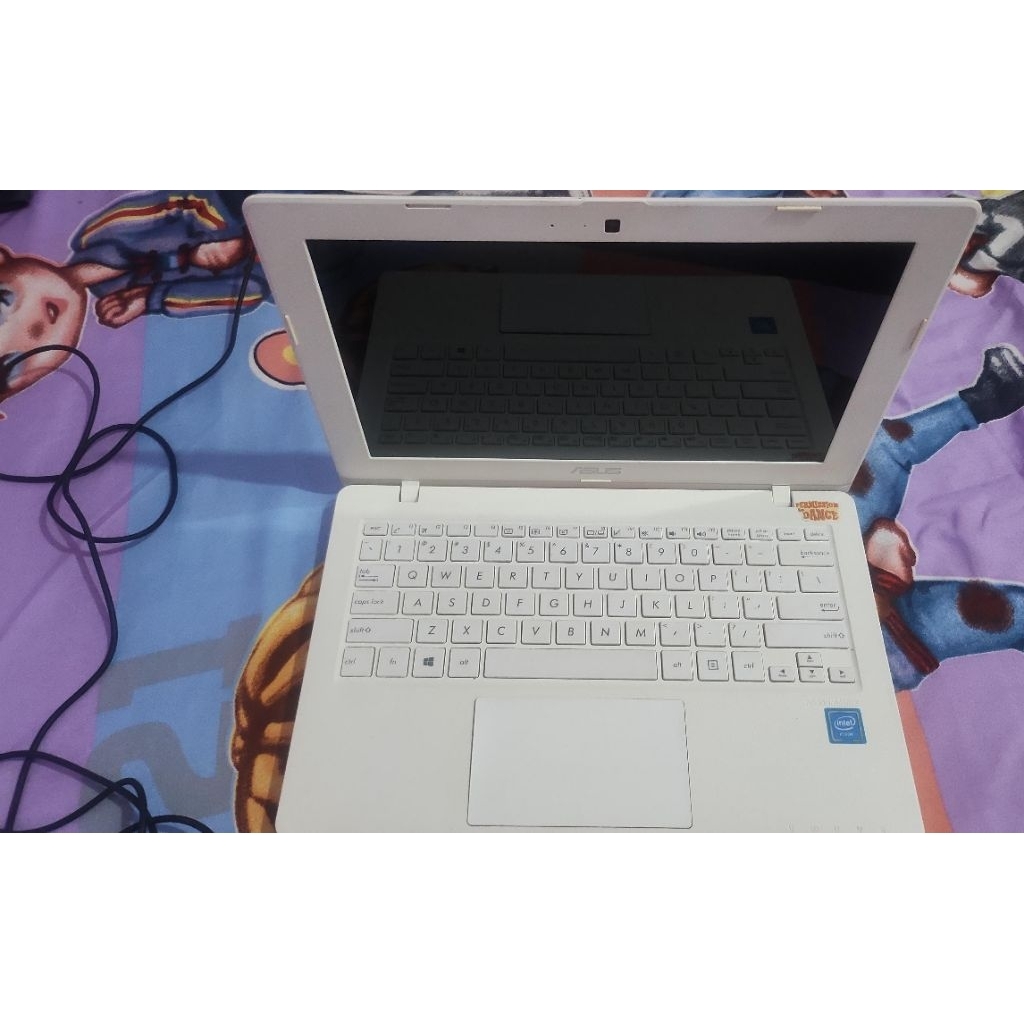 Laptop Second Asus X200 Minus Baterai Drop  (Nego Tipis)