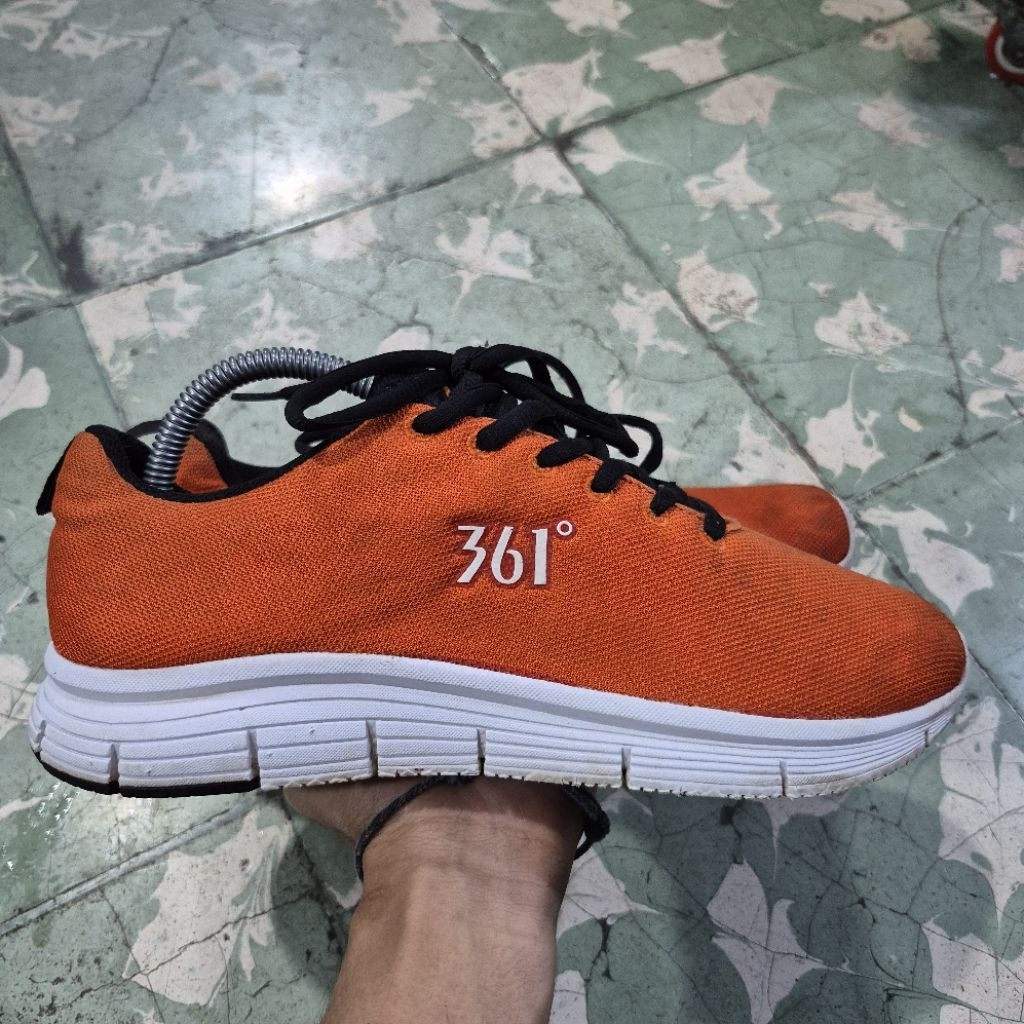 Sepatu 361 Running Pria(40)