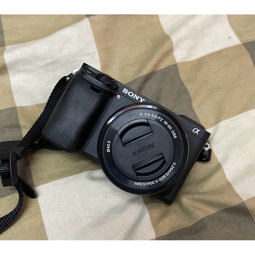 Sony A6300 + Lensa Kit 16-50mm (Second Like New)