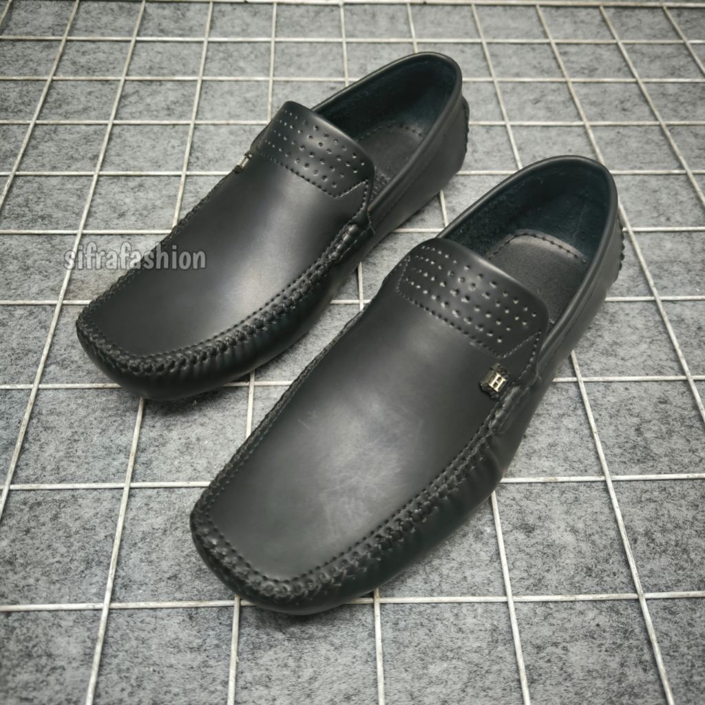 Sepatu pansus pria