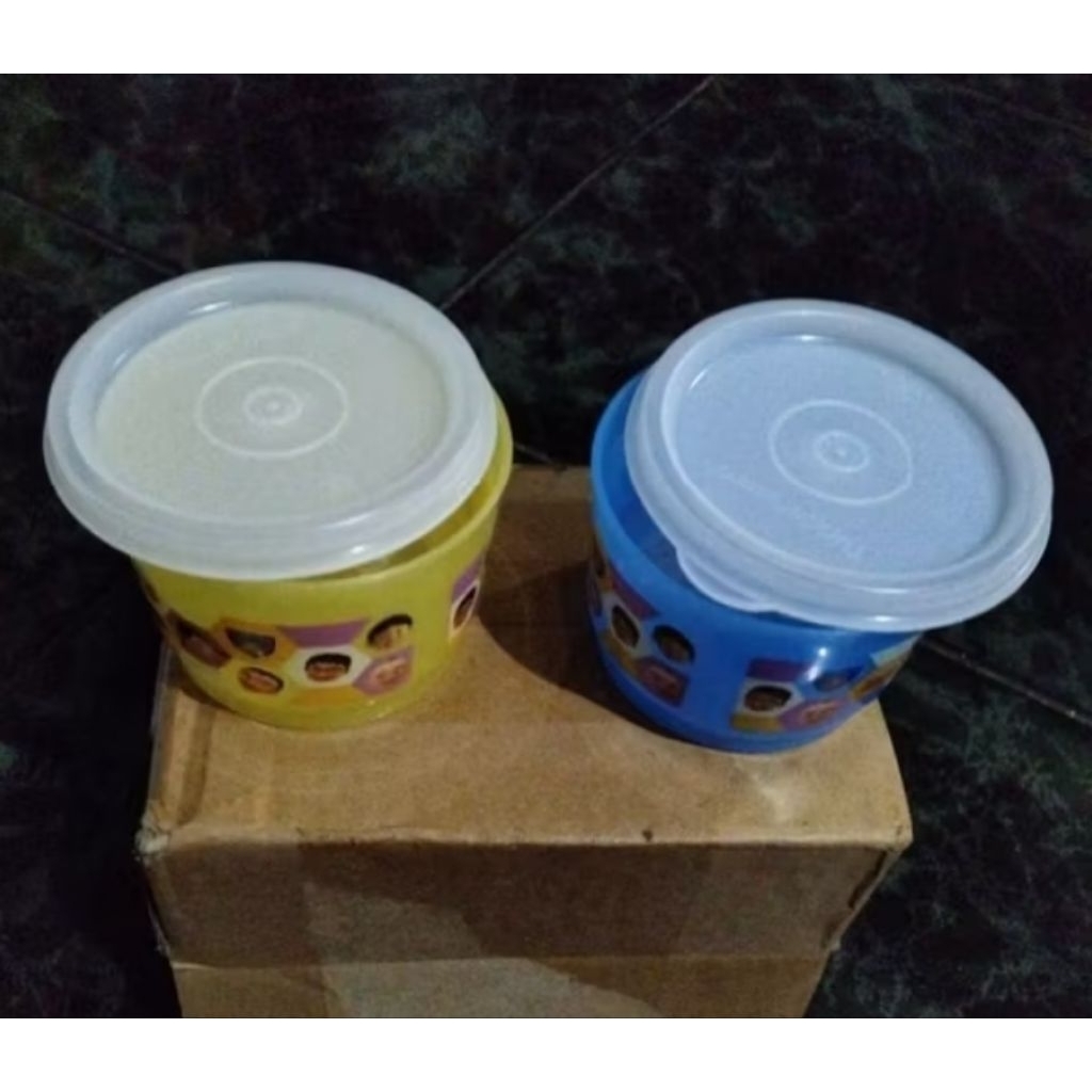 Snack cup Tupperware