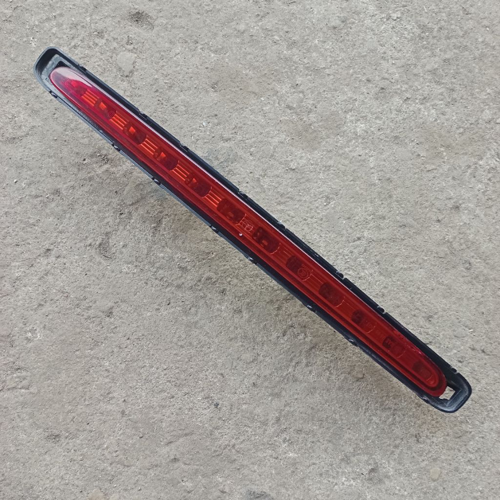 lampu bagasi Mercy W211