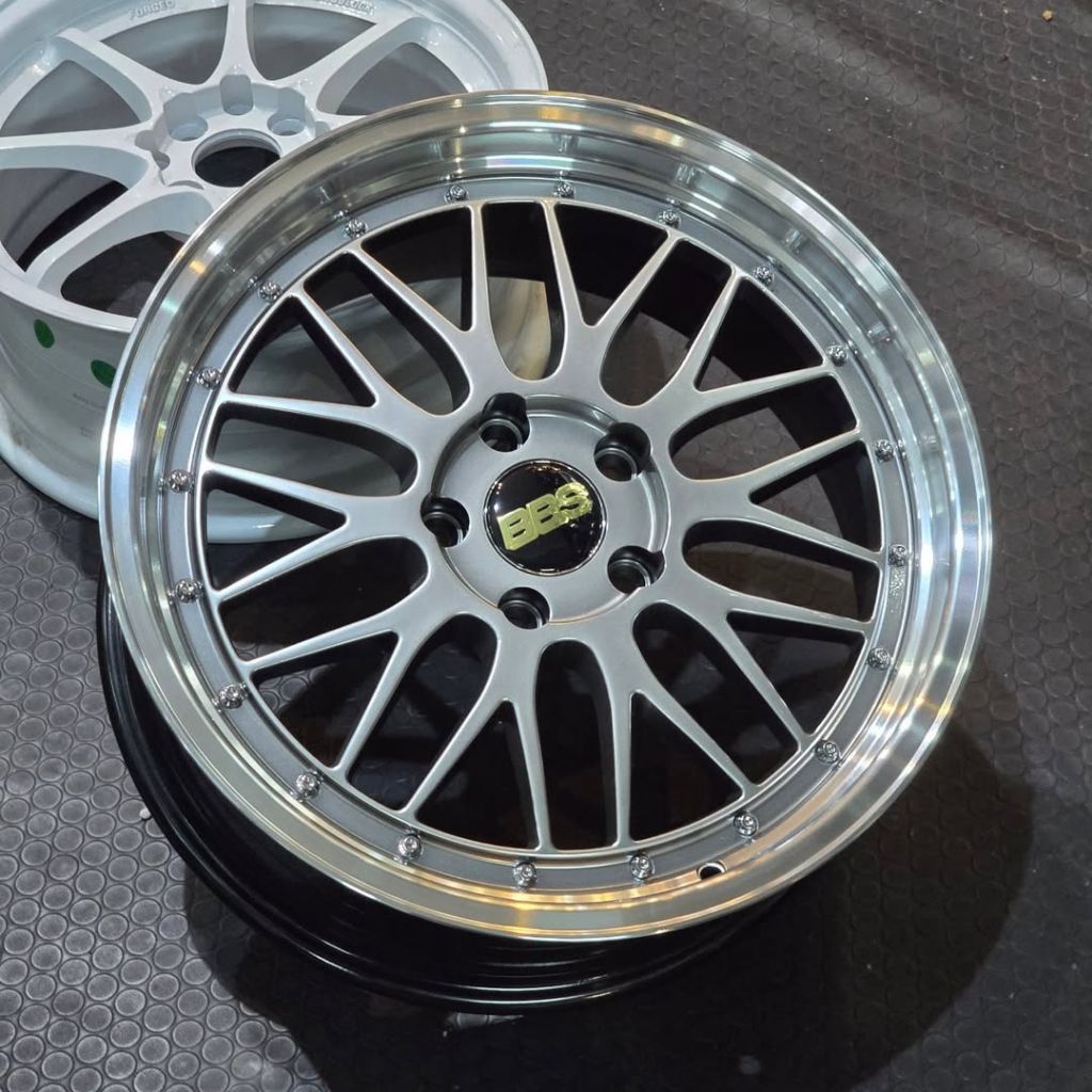velg bbs lm flow forming ring 18 lebar 9 et 25 velg mobil ring 18 pnp velg racing r18 Innova reborn 