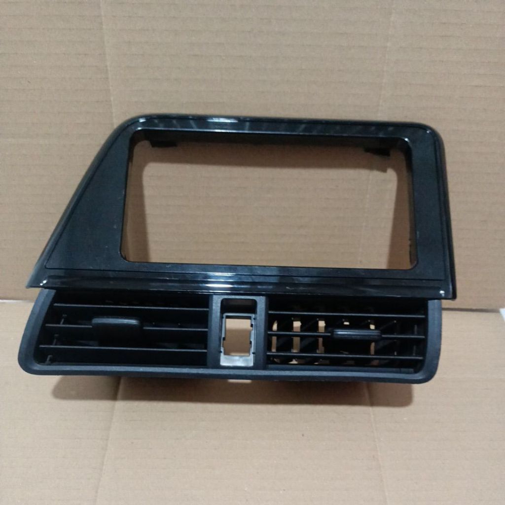 Frame panel head unit Toyota Sienta Original