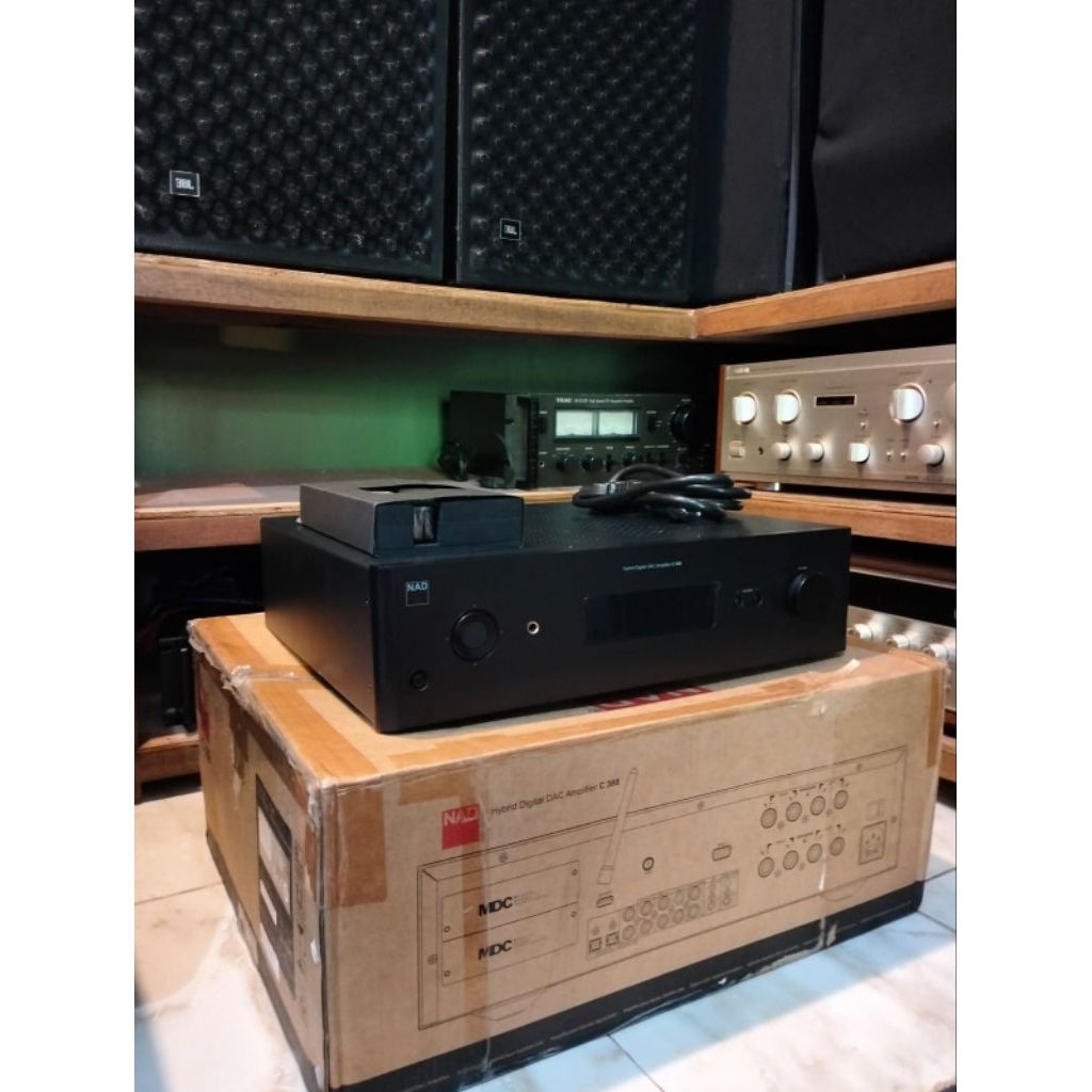 NAD C388 Hybrid Digital DAC Amplifier