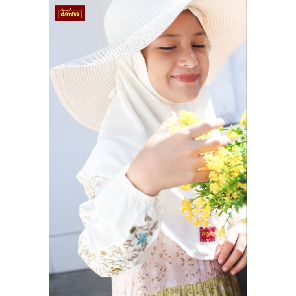 Dannis Anak Perempuan Rayon