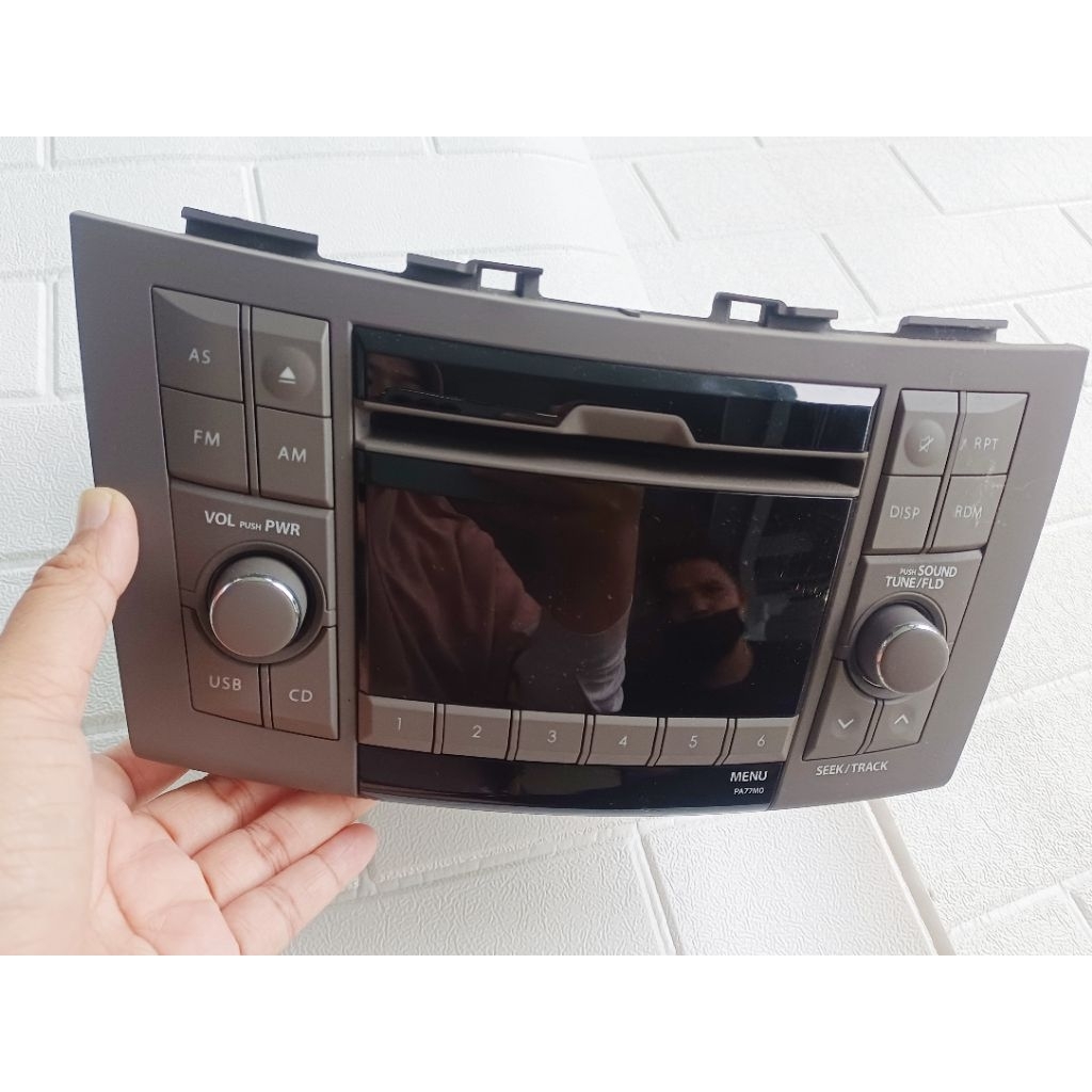 Head Unit Original Ertiga ( LIKE NEW)