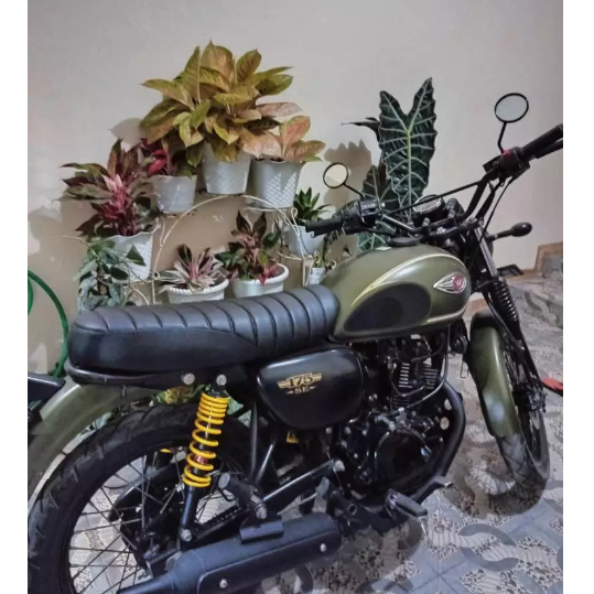KULIT JOK KAWASAKI W175 MODEL PRES JAPs / Bungkus jok motor w 175 GARIS SAMPING
