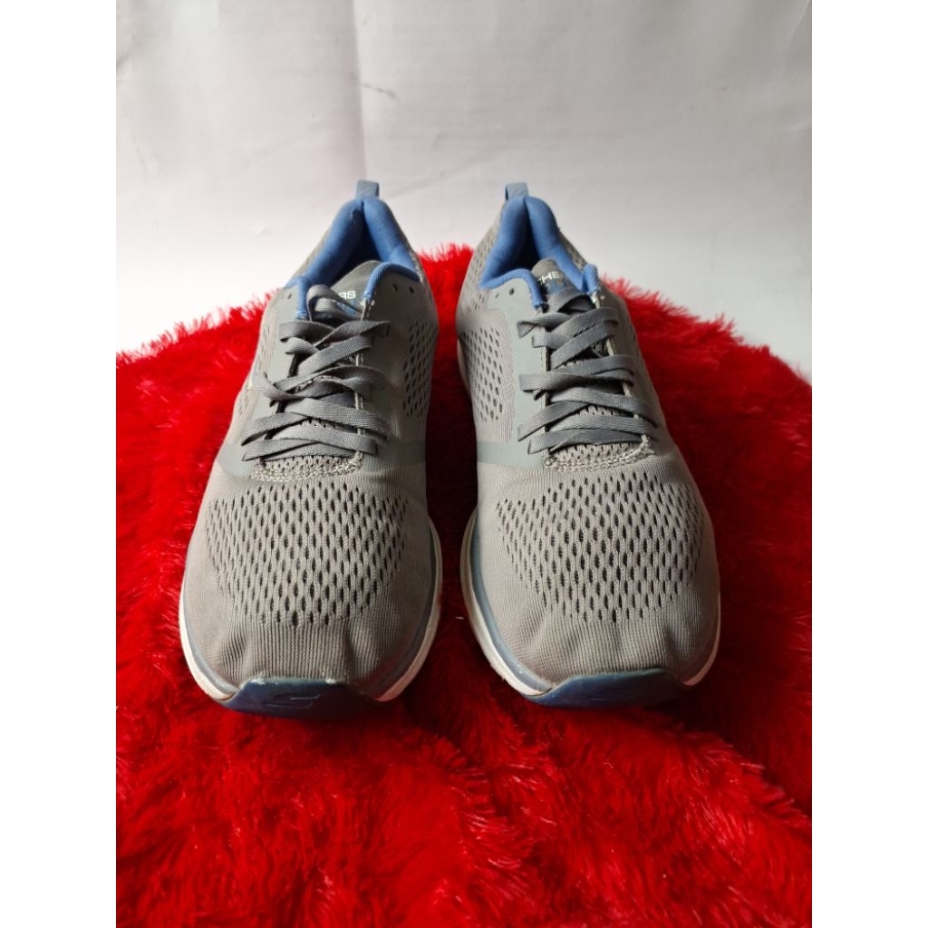 Sepatu Skechers Ukuran 44