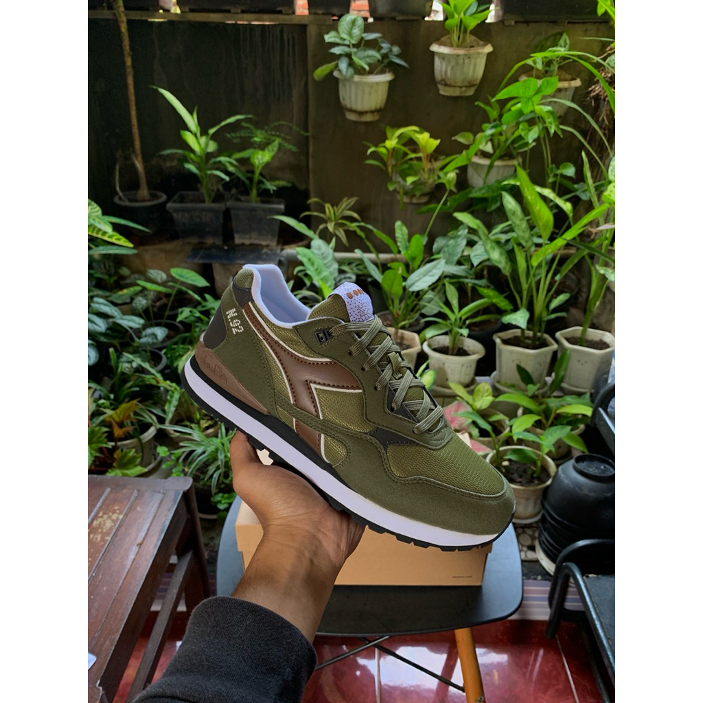 sepatu snakers diadora n92 avocado green original