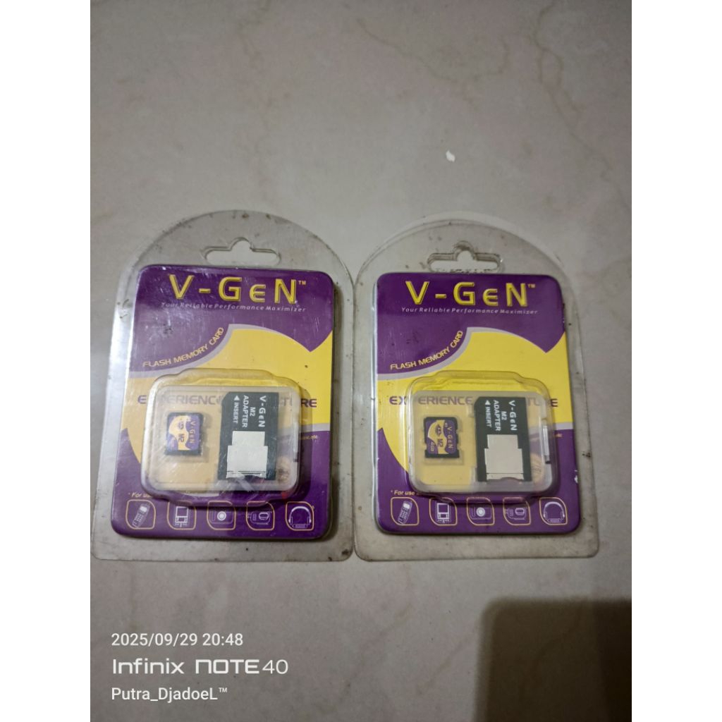 Kartu Memori M2 Sony Ericsson PSP Go 4 Gb Merk V-Gen dan Adaptor Original Kuningan Mulus Utuh Normal