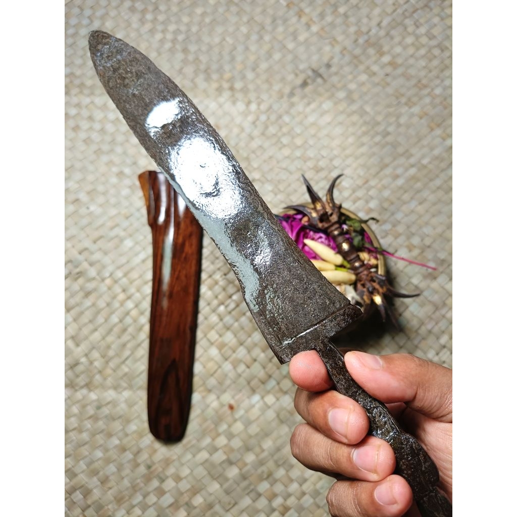 KERIS PUTUT SAJEN SOMBRO PIJETAN TANGAN ELSUBHA