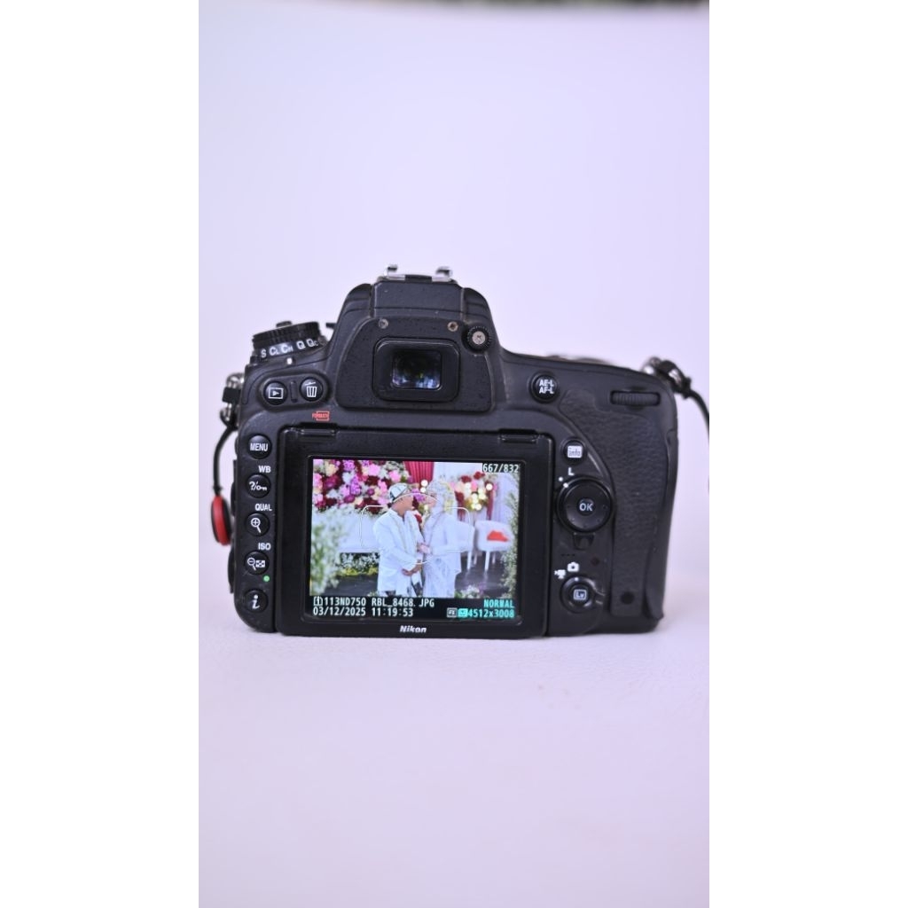NIKON D750