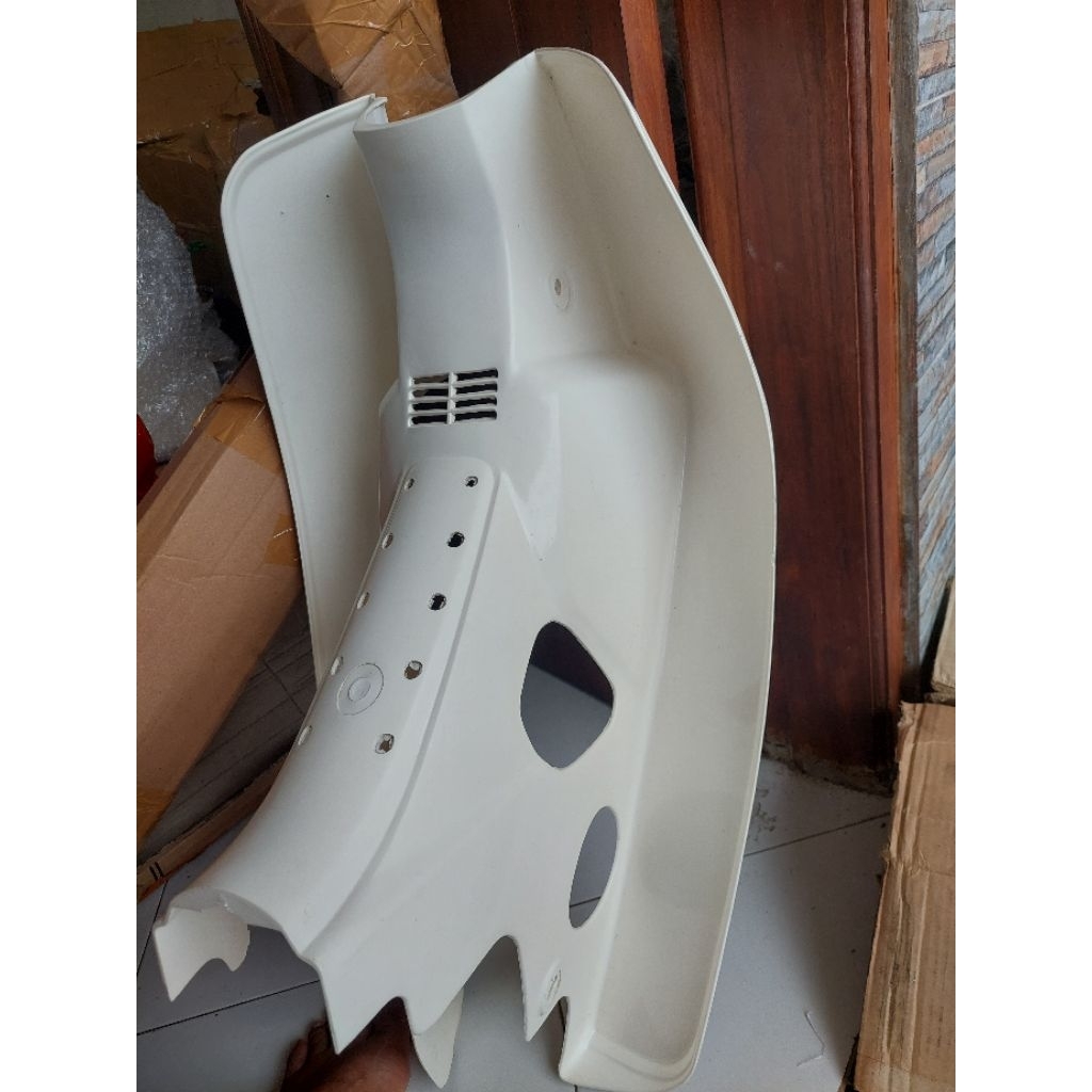 sayap depan honda astrea prima putih original new old stok