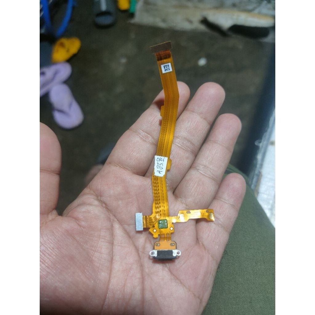 flexible charger Oppo A83 asli original copotan second