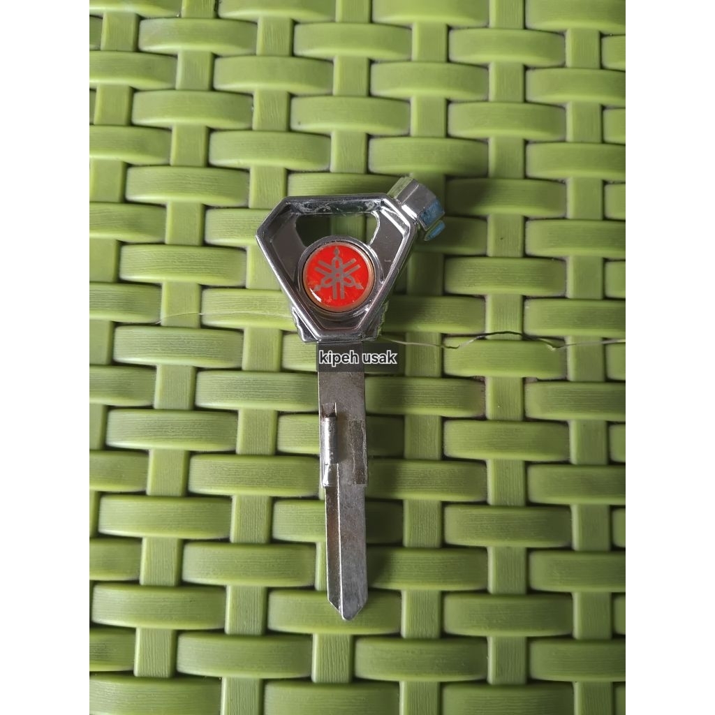 bahan kunci duplikat motor *YAMAHA* warna merah xeon,fino,aerox,nmax