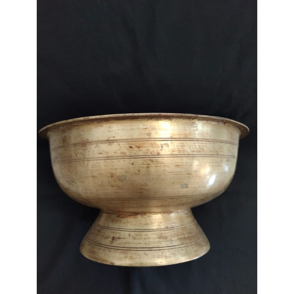 BOKOR KUNINGAN KUNO TEBAL DAN UTUH