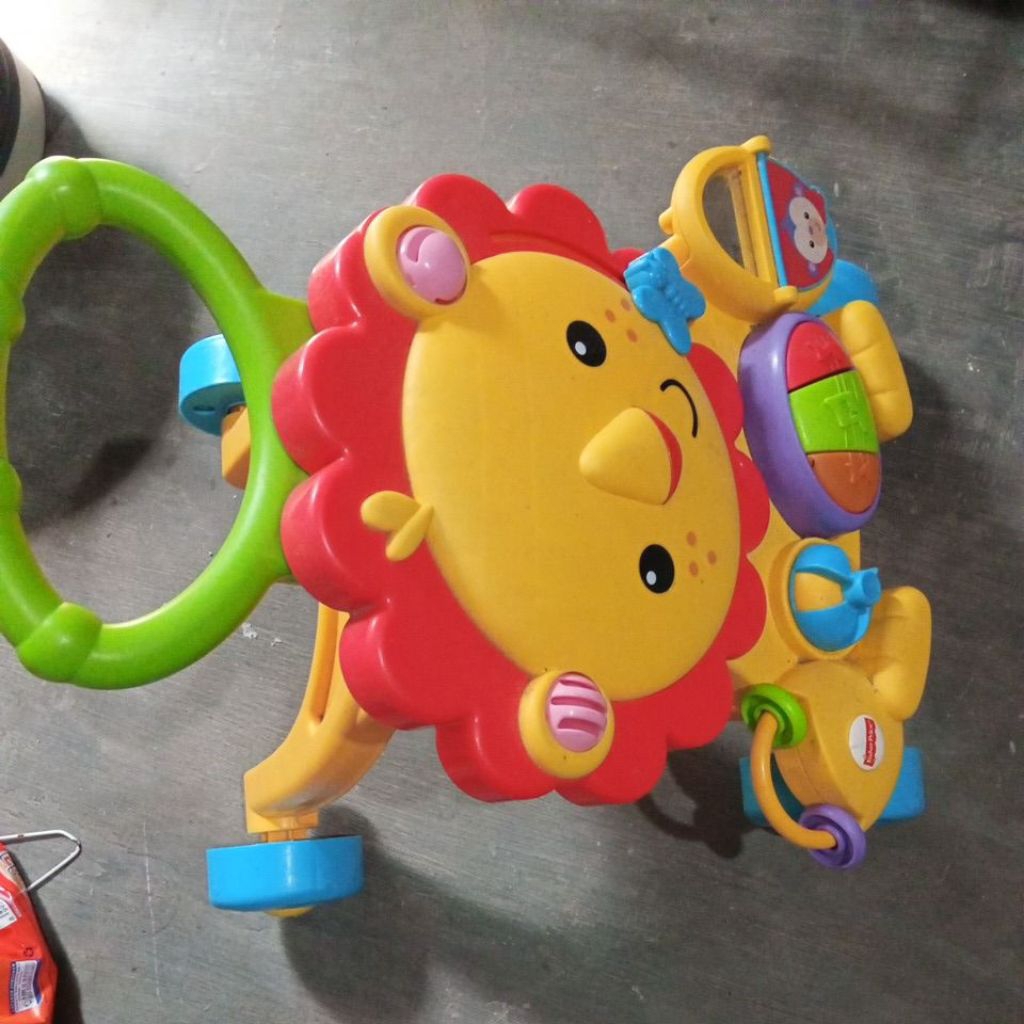 pushwalker fisherprice lion