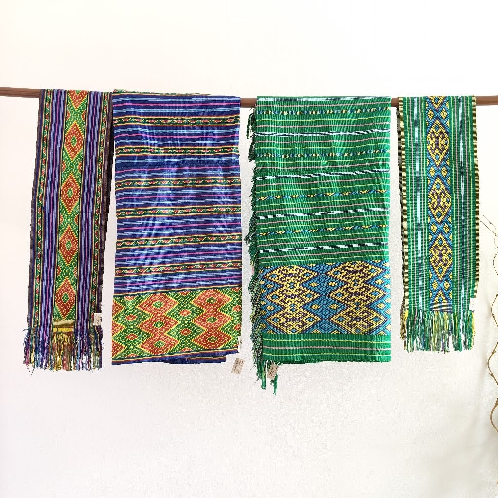 Aneka kain tenun asli dari pulau Timor, NTT - insana set selendang