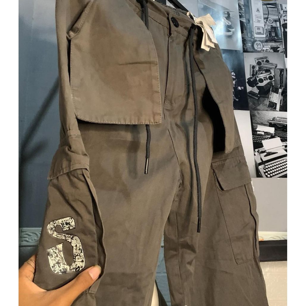 celana wide leg cargo Stussy