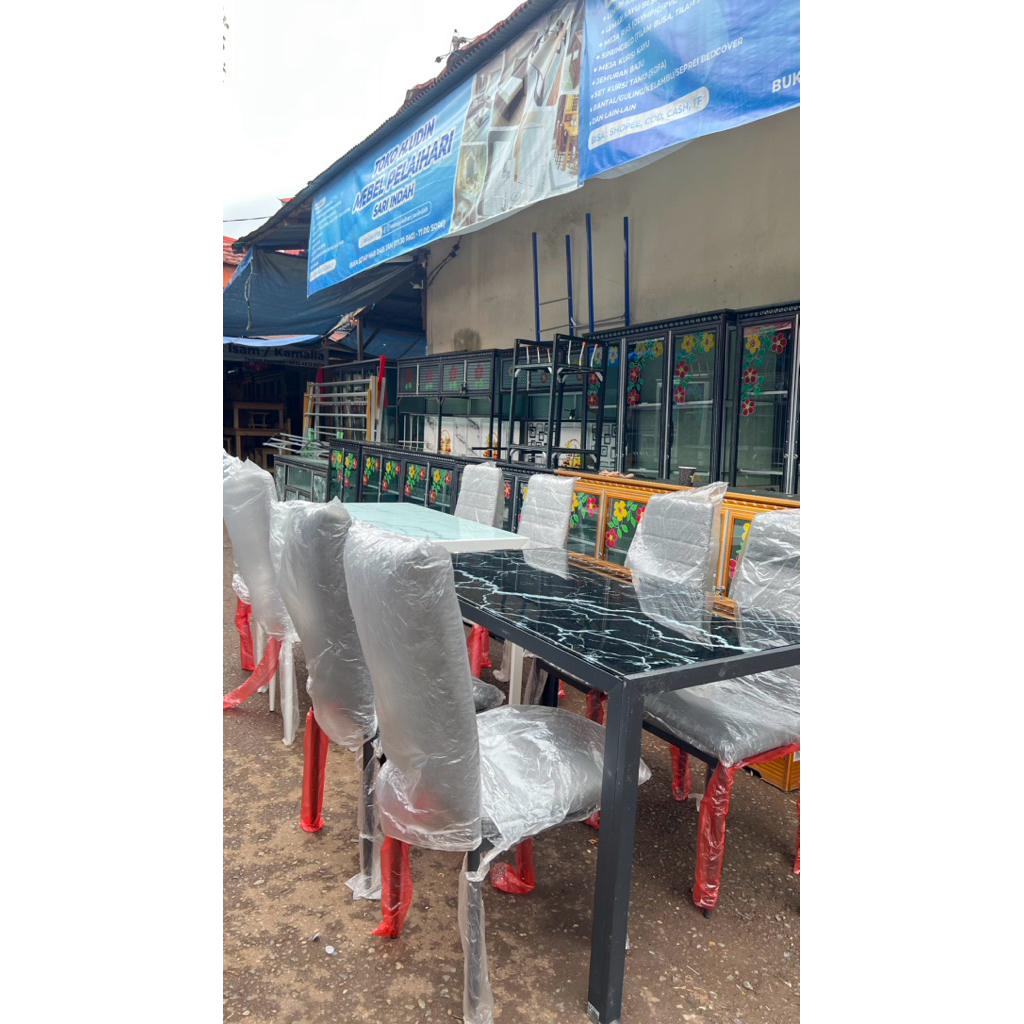 set meja makan kaca / set meja makan 4 kursi