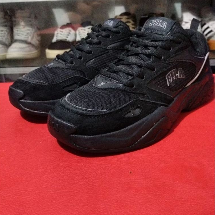 SEPATU SECOND UNISEX FULL BLACK FILA SIZE 39