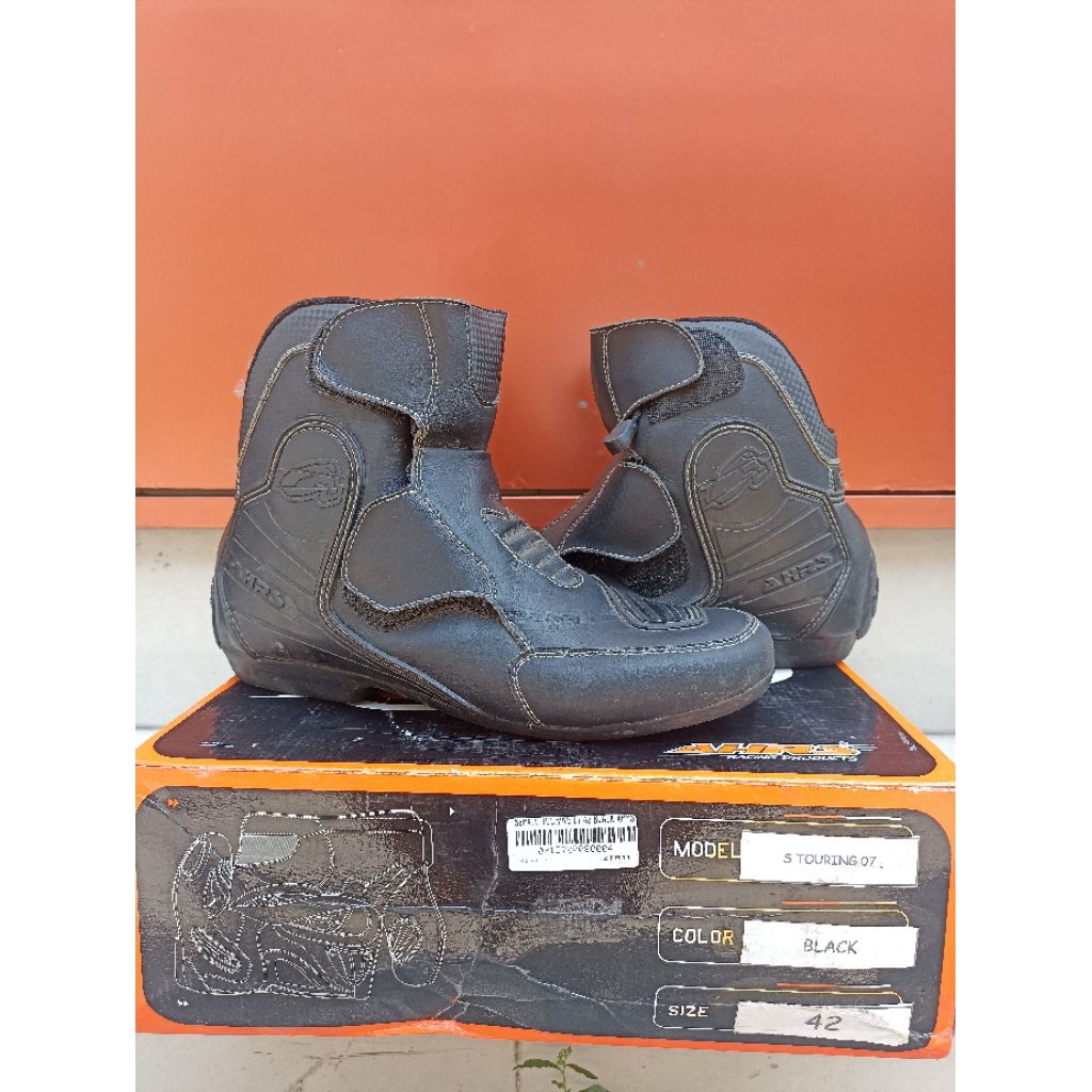 Sepatu Touring merk Ahrs