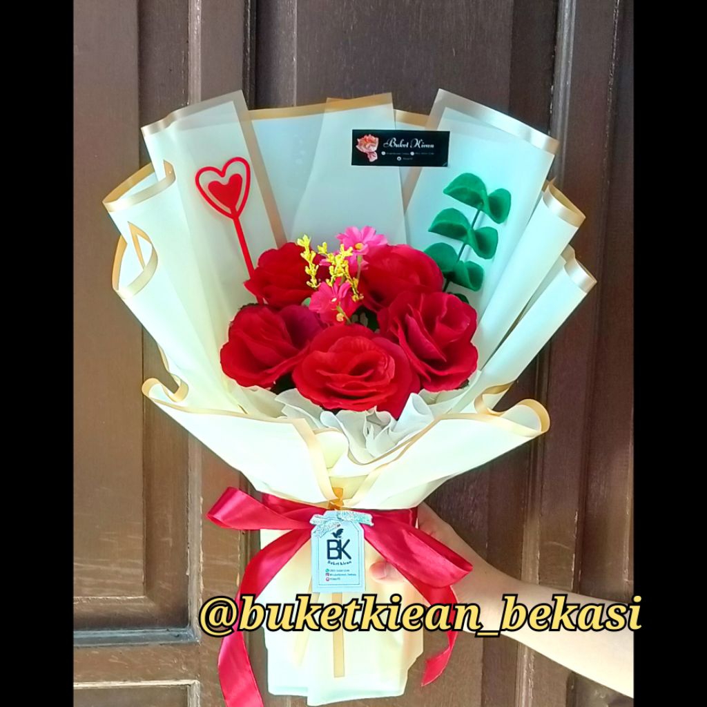 buket bunga simpel/ buket bunga mini / buket bunga wisuda TK / buket bunga kecil